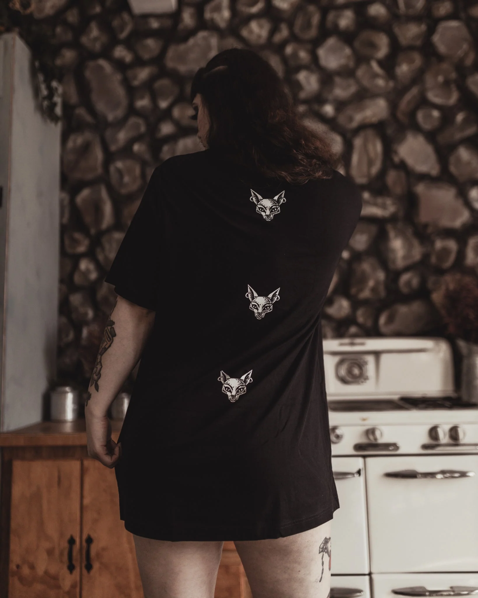 Bastet Oracle T-Shirt - Image 7