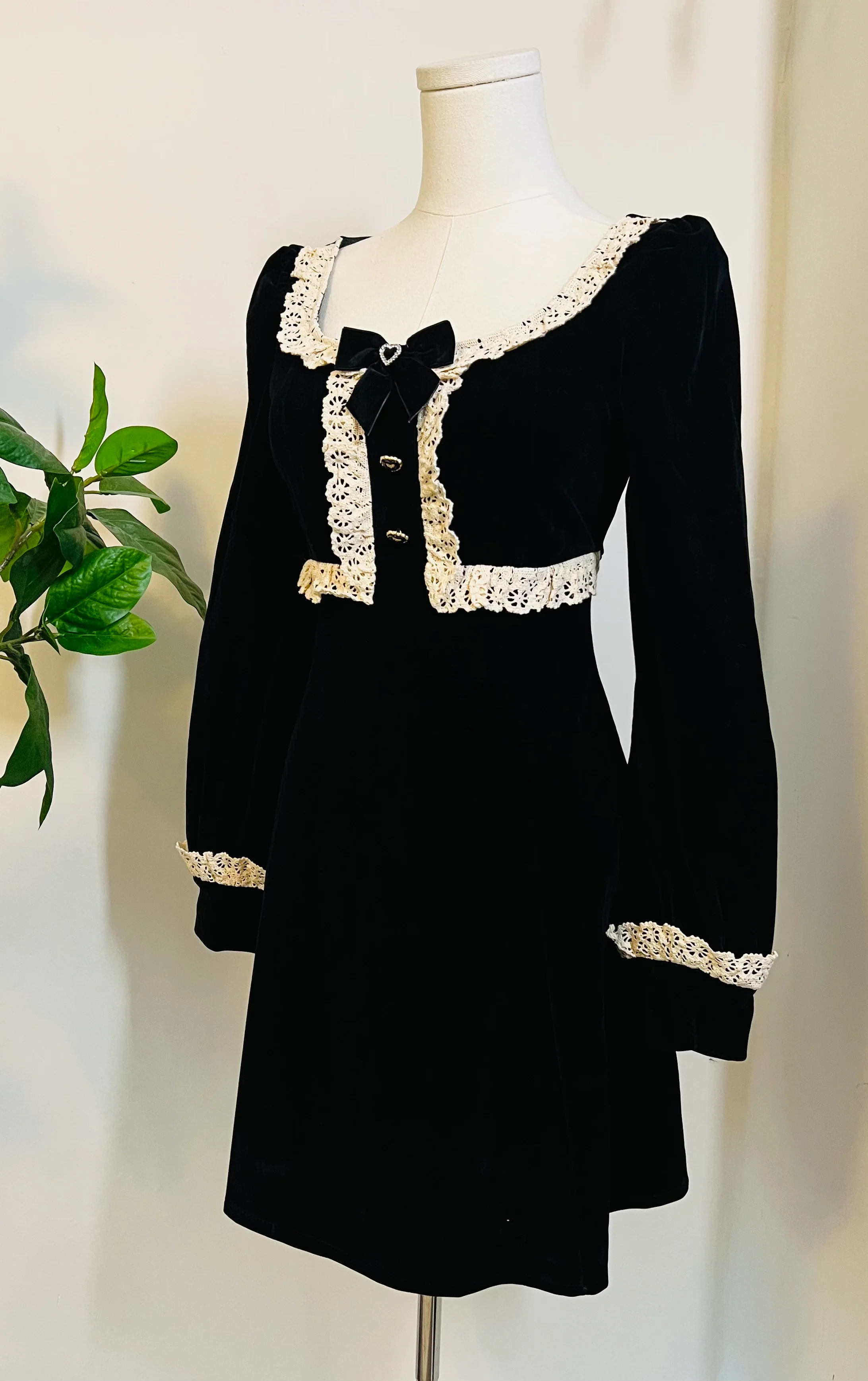 Sabrina - Luscious 60s style Velvet mini dress - READY TO SHIP - Image 10