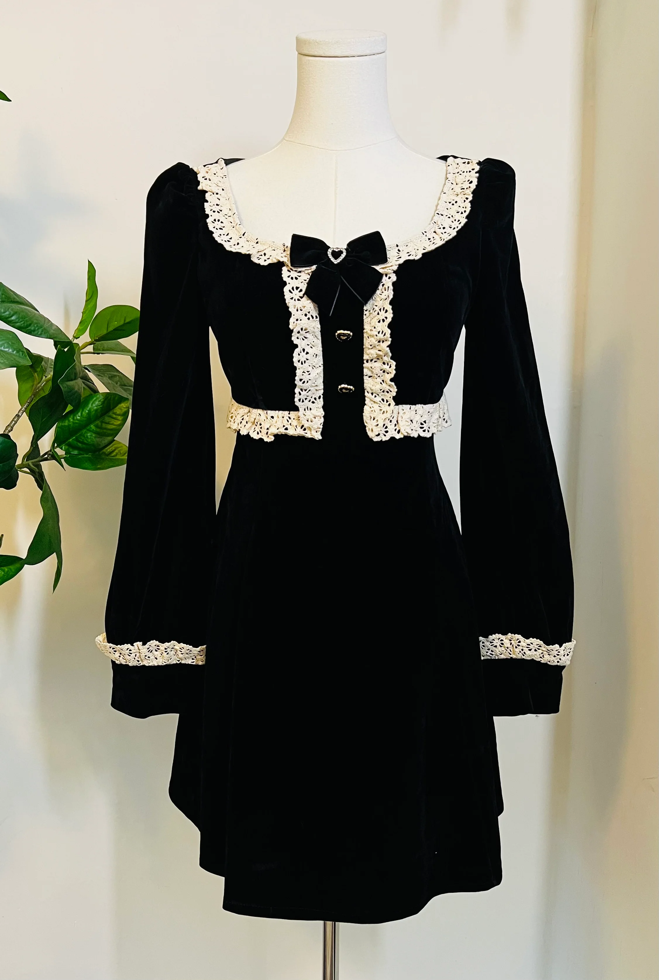 Sabrina - Luscious 60s style Velvet mini dress - READY TO SHIP - Image 7
