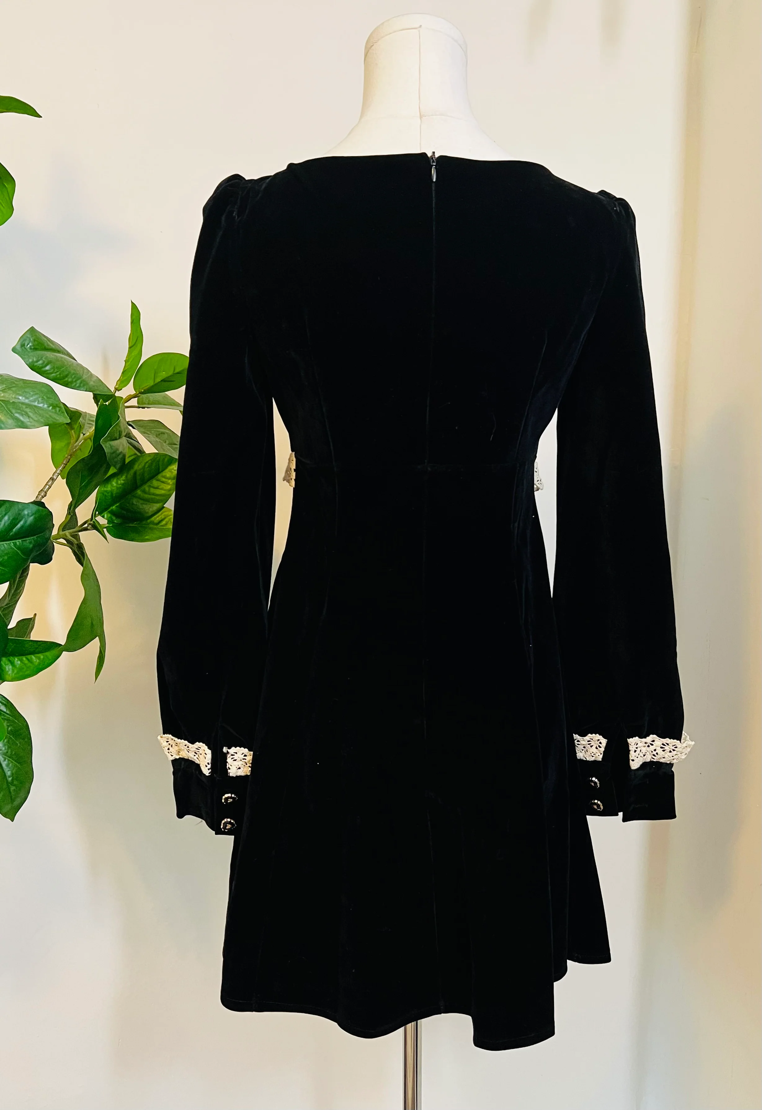 Sabrina - Luscious 60s style Velvet mini dress - READY TO SHIP - Image 9