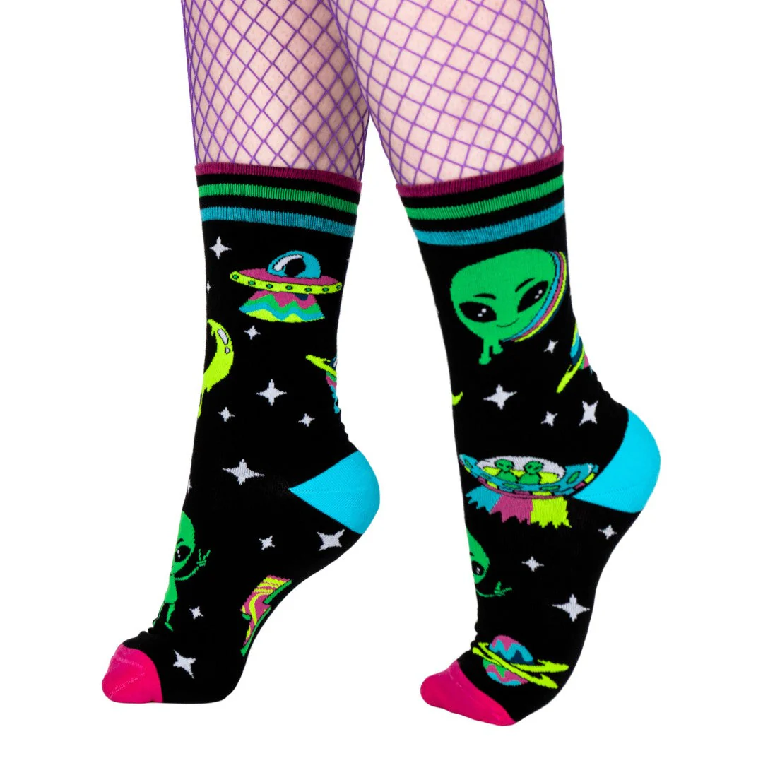 Spaced Out Alien Crew Socks - Image 10