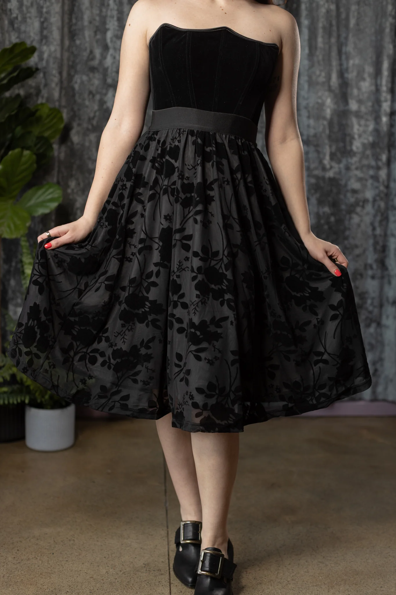 The MYSTERIA Skirt  - Velvet flocked GOTHIC FLORAL Full SKIRT - READY TO SHIP - Image 2