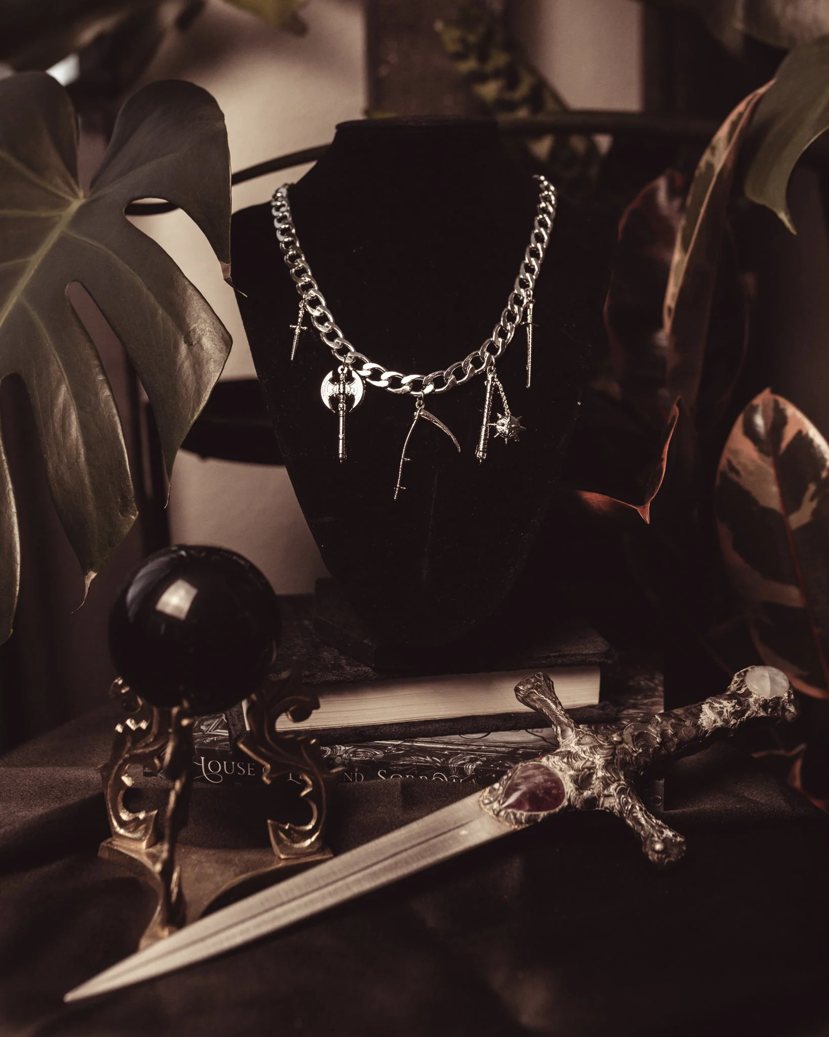 Van Helsing Necklace - Image 5